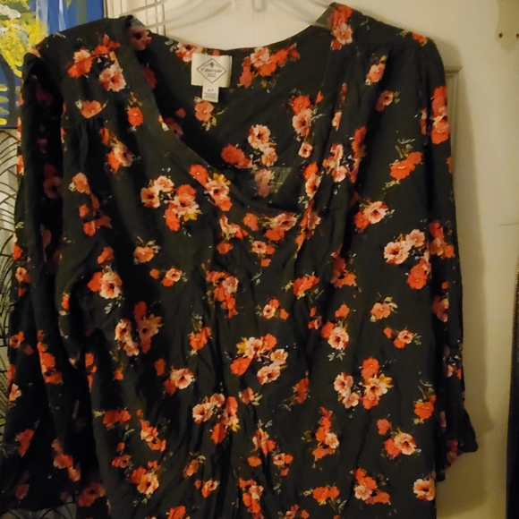 JcPenney St. John's Bay Three Quarter Length V Neck Shirt - Picture 3 of 3